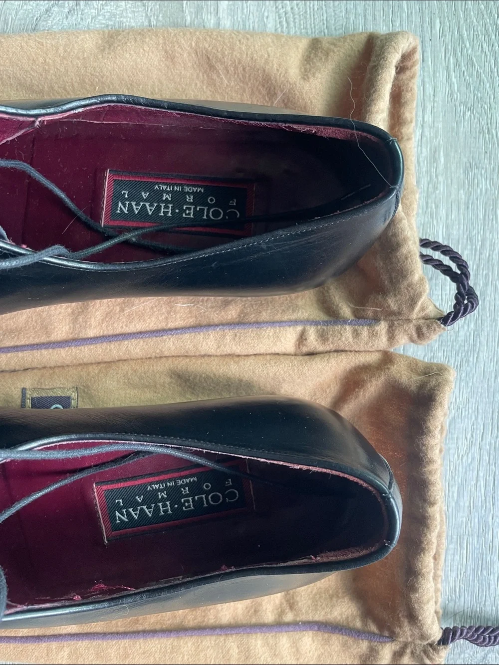 Cole Haan Black Leather Derby Oxfords with Burgundy Lining